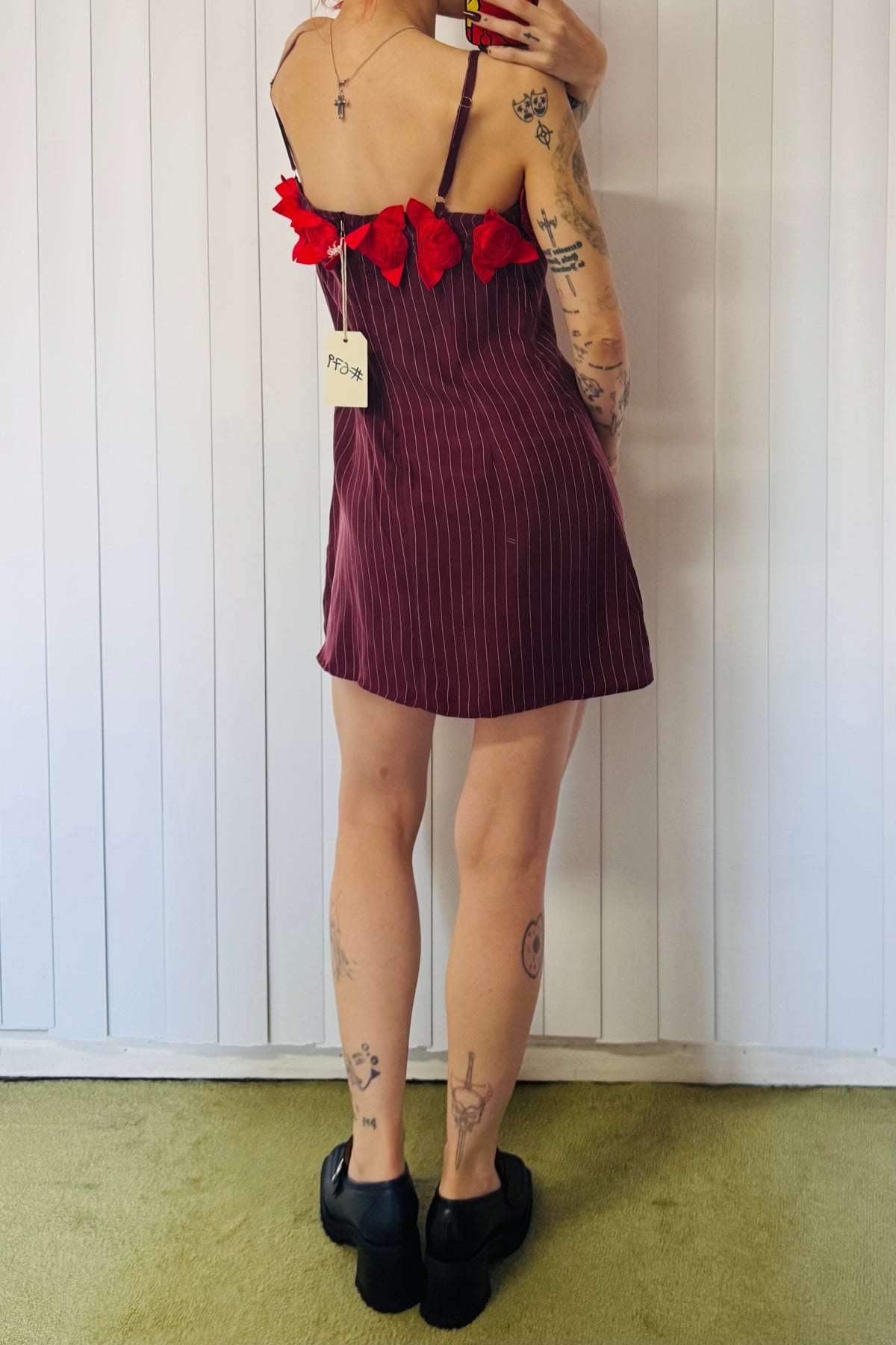 SAMPLE #679 - S Maroon Tencel Rose Shift Dress