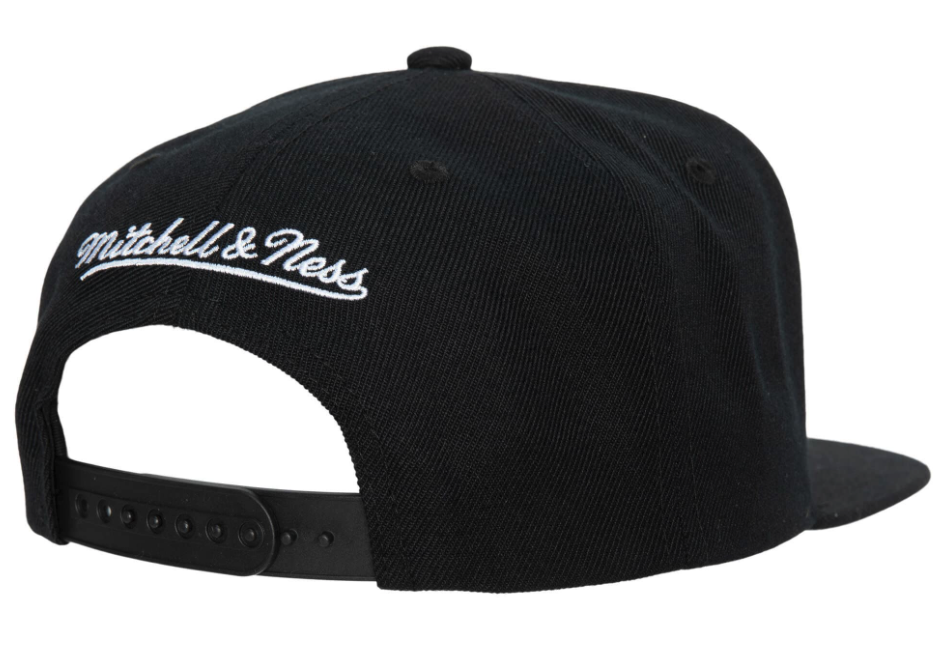 Men's Toronto Raptors Ground 2.0 Black Snapback Hat By Mitchell & Ness