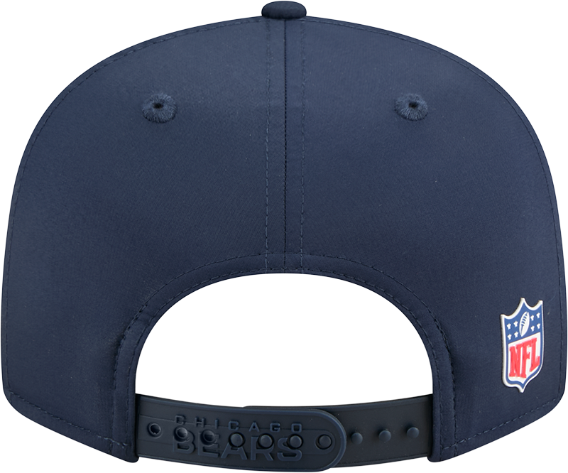 Men's Chicago Bears New Era Navy 2025 B Sideline Split Panel 9FIFTY Snapback Hat
