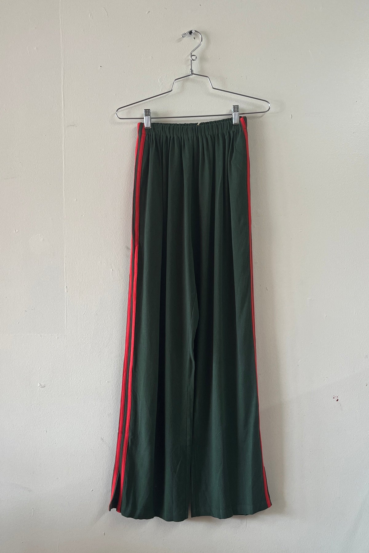 #28: XS Scrap Sporty Lazy Pants Soft Linen - Forest Green / Red