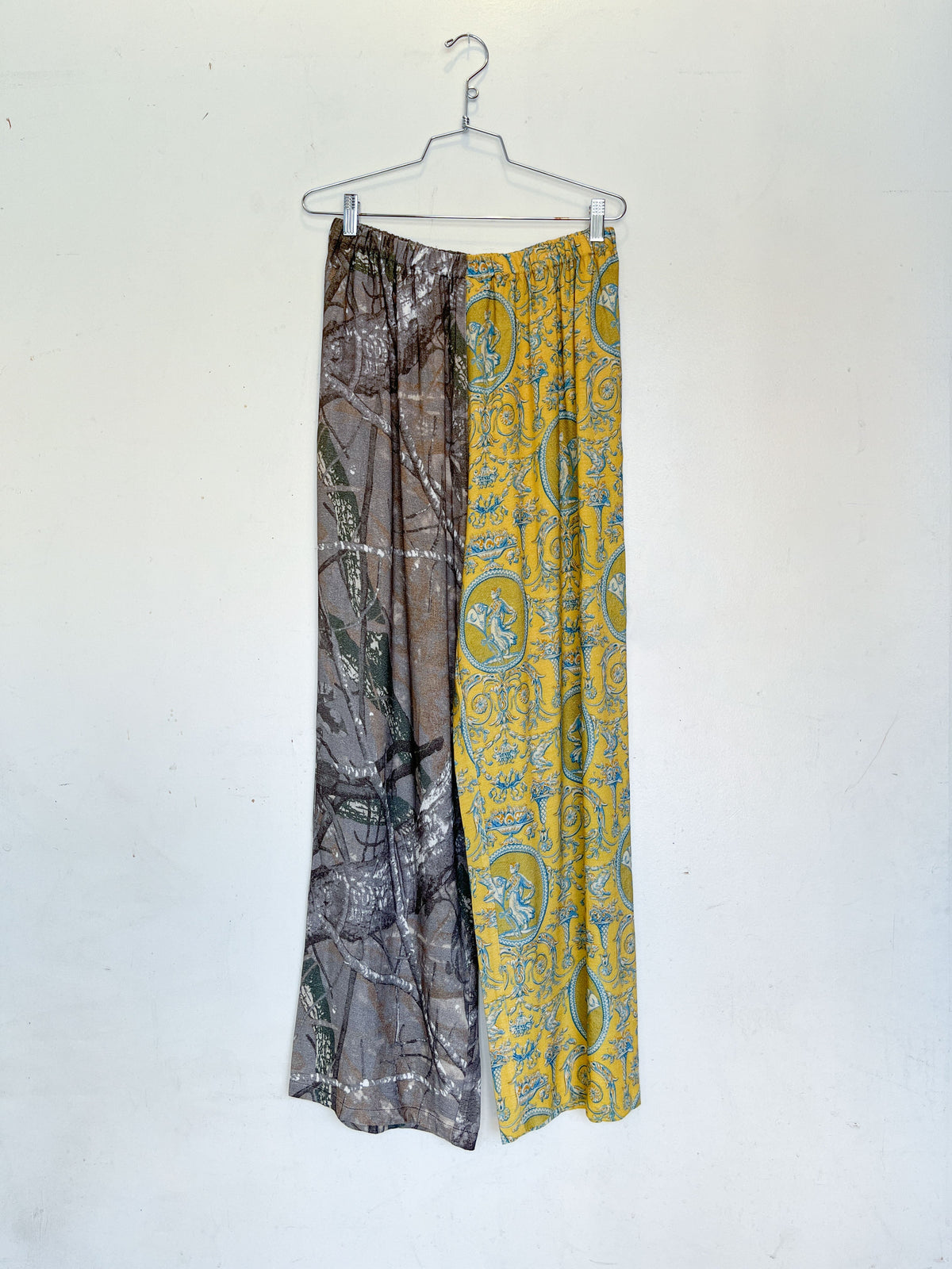 #17-18: XL Scrap Split Print Lazy Pants - Forest Camo / Yellow Toile