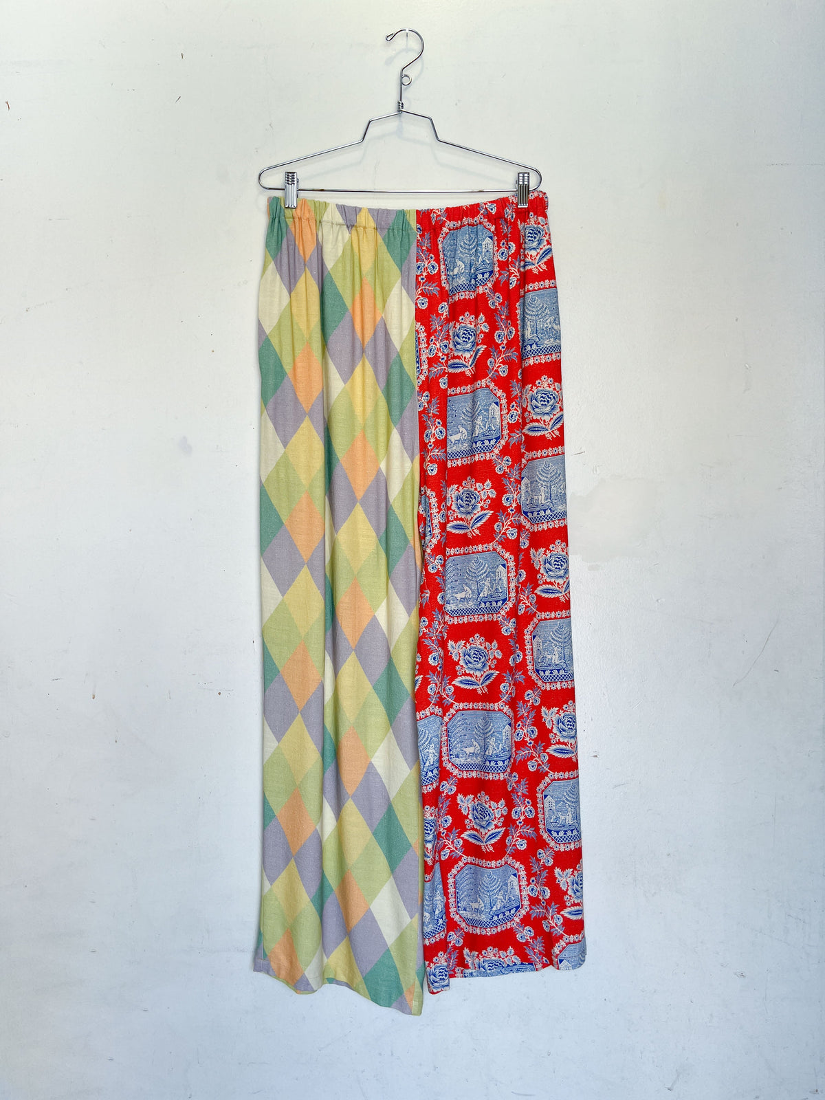 #44: XL Scrap Split Print Lazy Pants - Harlequin / French Sex