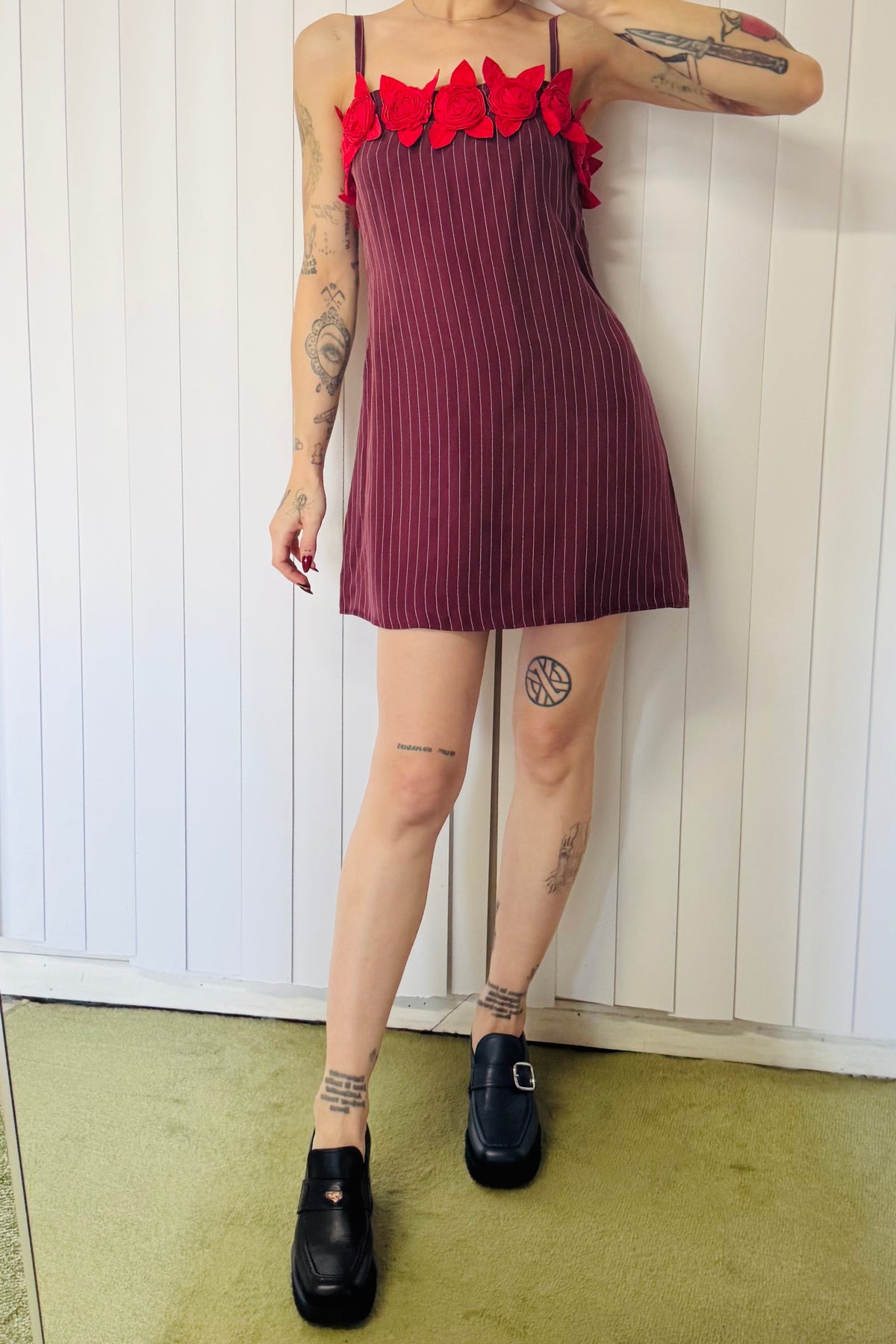 SAMPLE #679 - S Maroon Tencel Rose Shift Dress