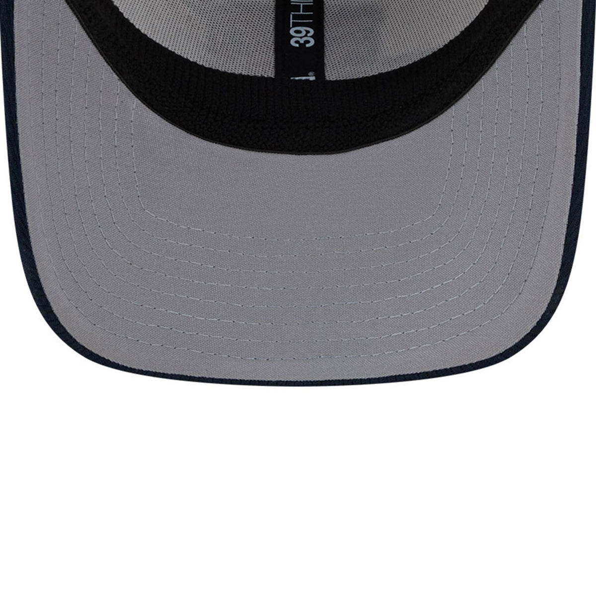 Men's Chicago Bears Historical Logo New Era White/Navy 2023 Sideline 39THIRTY Flex Hat