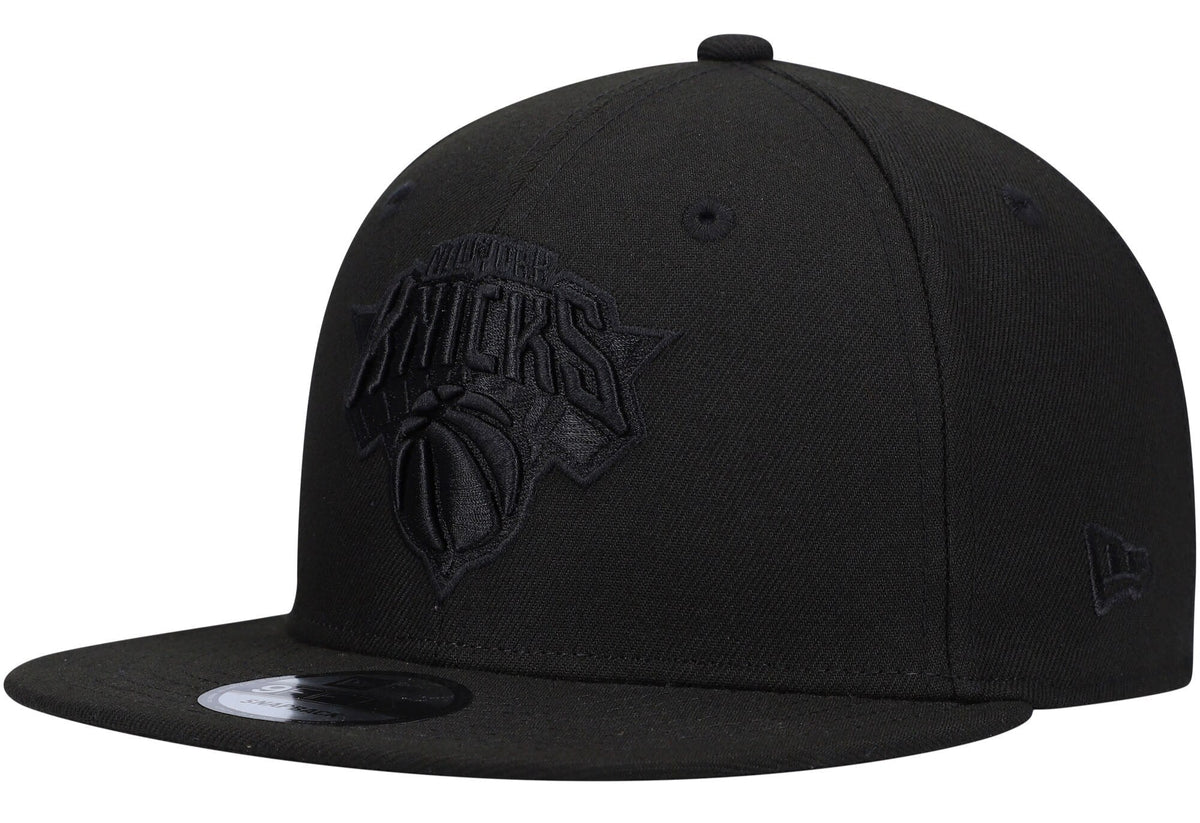 Men's New York Knicks New Era Black On Black Color Pack 9FIFTY Snapback Hat